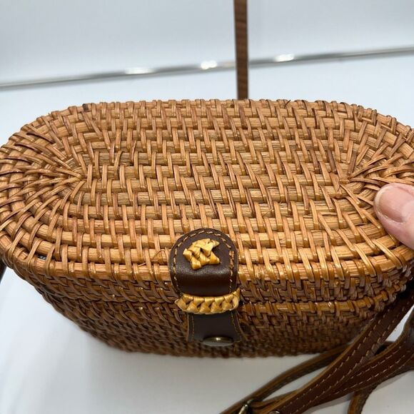 Vintage Handmade Wicker Basket and Leather Crossbody Bag - Picture 5 of 16